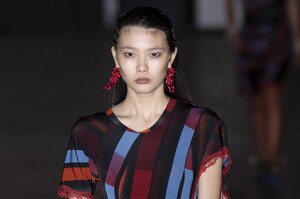 detail-defile-koche-automne-hiver-2020-2021-paris-detail-131.thumb.jpg.53e19765bc4018ad04aa19cbc5d3b8bb.jpg