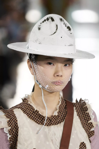 detail-defile-maison-margiela-automne-hiver-2020-2021-paris-detail-159.thumb.jpg.0221741eaf165ce2925b61fb5ac0d370.jpg