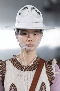detail-defile-maison-margiela-automne-hiver-2020-2021-paris-detail-45.thumb.jpg.472c8216846c07ce71939b180b6c3440.jpg