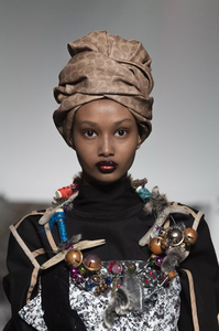 detail-defile-matty-bovan-automne-hiver-2019-2020-londres-detail-72.jpg