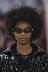 detail-defile-miu-miu-automne-hiver-2018-2019-paris-detail-145.thumb.jpg.67a15ceaa8cfe93c018f9fc78c337a16.jpg