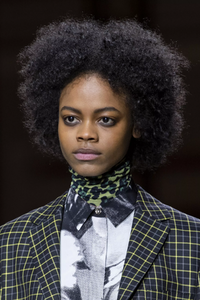 detail-defile-paul-smith-automne-hiver-2019-2020-paris-detail-39.thumb.jpg.01f486232084bc3e290f13f586e0eaa9.jpg