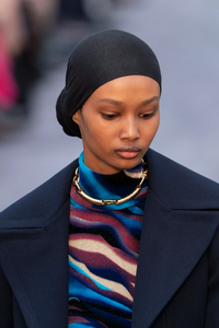 detail-defile-roberto-cavalli-automne-hiver-2019-2020-milan-detail-229.thumb.jpg.1afd4e0142412ab4ec0c596c9b96226a.jpg