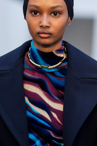 detail-defile-roberto-cavalli-automne-hiver-2019-2020-milan-detail-46.thumb.jpg.d5bd03a08f41af07d45f8c1b07625693.jpg