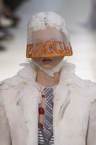 detail-defile-thom-browne-printemps-ete-2019-paris-detail-176.thumb.jpg.67ff241836647d0f14c6849379ceffcf.jpg