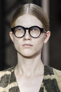 detail-defile-uma-wang-printemps-ete-2018-paris-detail-3.thumb.jpg.d924ae7f8c6882d365f675c24837cafc.jpg