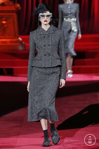 dolce-and-gabbana-aw19-0050-aa8546.thumb.jpg.03e3f6b76e28dcb3e448643efea9ff20.jpg