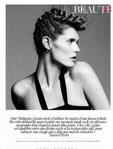 fashion_scans_remastered-malgosia_bela-vogue_paris-april_2012-scanned_by_vampirehorde-hq-4.thumb.jpg.ea4ee4fb59551f68e505682d54f26907.jpg