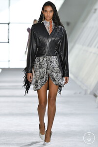 giambattista-valli-aw19-0022-7ecc64.thumb.jpg.2e70d0fb9bae00d9fddf1a3e157e5aaa.jpg