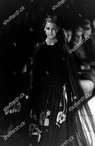 giorgio-armani-fall-1993-.jpg