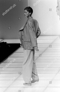 giorgio-armani-fall-1993-t6.jpg