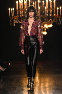 ingie-paris-rtw-fall-2019-paris-fashion-week-pfw-014.thumb.jpg.76163503a1935fef043610bbf9fcb3f4.jpg