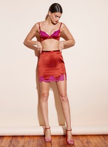 james_lace_slip_skirt_sienna_full1_6630bad9-0c17-482e-a3a7-4c907689e1d3_2600x.jpg