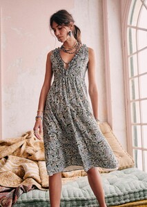 josia-dress-green_and_blue_jaidhpur_print-b817asxsiqdyqaukmxvv.jpg
