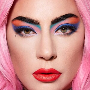 lady-gaga-photoshoot-for-haus-laboratories-2020-2.jpg