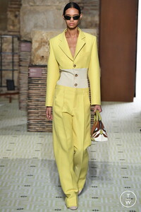 lanvin-aw19-0024-870e79.thumb.jpg.821a73798753507b328dda5ecf8d321e.jpg