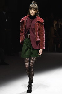 laura-biagiotti-aw19-0023-12d08a.thumb.jpg.aa408b26864acd6a5f31deaeb24ba830.jpg