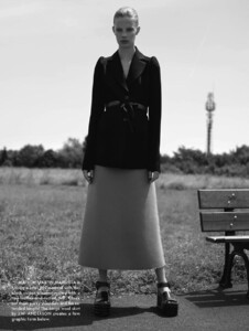 lexi-boling-by-karim-sadli-for-the-gentlewoman-magazine-10-fall-winter-2014-2015-5.thumb.jpg.147209bd4453940229e4ea6048dd8131.jpg