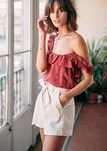 lucas-short-off_white-omvssmvomb7cn2koanle.jpg