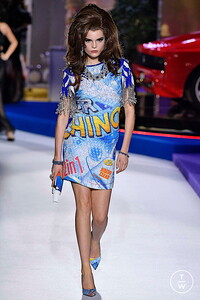 moschino-aw19-0027-c762fd.thumb.jpg.f364c0a0345a2b8309c64bf0f5c2aadd.jpg