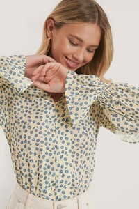 nakd_frill_detail_shirt_1018-005331-0529_04g.jpg