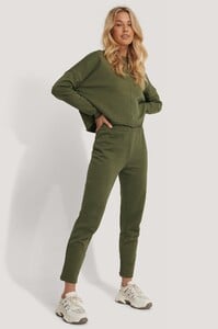 nakd_raw_edge_cropped_sweater_1660-000069-0052_03c_r.jpg