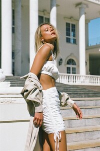 new-ali-skirt-2_1080x.thumb.jpg.aa21c8100b6c359dfcea0f78a5e9fcdb.jpg