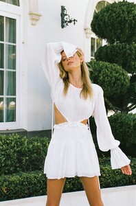 new-gabrielle-dress-1_1080x.thumb.jpg.5f14691b059cc04ff331c87cdbc30a99.jpg