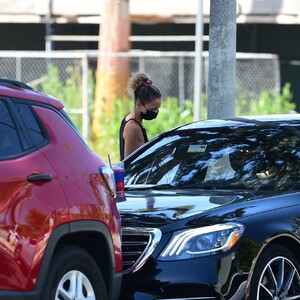 nicole-richie-out-in-los-angeles-05-25-2020-0.jpg