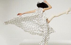 pan-haowen-vogue-china-june-2020-1.thumb.jpg.45391c787715950395e9897e3d998184.jpg