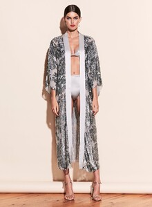 platinum_fil_coupe_kimono_full2_1200x.jpg
