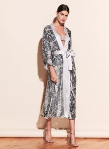 platinum_fil_coupe_kimono_full7_2600x.jpg
