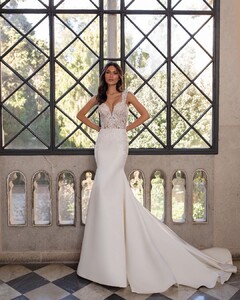 pronovias_100645716_579664542678589_6618015972198773508_n.jpg