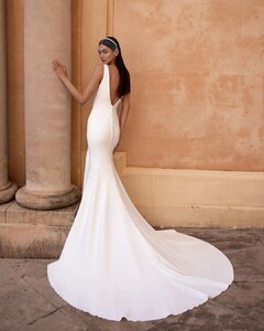 pronovias_96284333_164146021727288_1882244551810492532_n.jpg