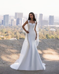 pronovias_97262129_179629919983259_4172977115123344424_n.jpg