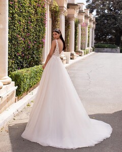 pronovias_98423636_625533148040417_372780769921410878_n.jpg