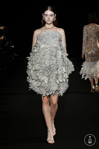 rahul-mishra-couture-ss2020-collection-look-11-eecfd7.thumb.jpg.2e51e59d4becfe165249d19652610d66.jpg