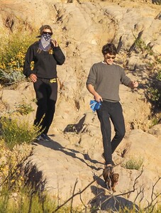 sofia-richie-in-black-hoodie-and-matching-mada-honeys-sweatpants-hiking-in-malibu-05-14-2020-11.jpg