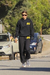 sofia-richie-in-black-hoodie-and-matching-mada-honeys-sweatpants-hiking-in-malibu-05-14-2020-4.jpg