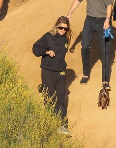 sofia-richie-in-black-hoodie-and-matching-mada-honeys-sweatpants-hiking-in-malibu-05-14-2020-6.jpg