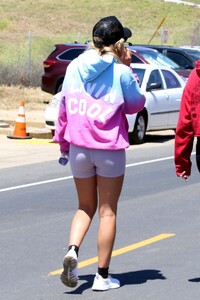 sofia-richie-out-in-malibu-05-20-2020-1.jpg