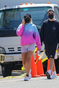 sofia-richie-out-in-malibu-05-20-2020-2.jpg