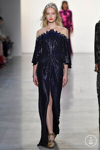 tadashi-shoji-aw19-0030-e964c2.thumb.jpg.a052b29c768235c8f0a7cce61836a1a2.jpg