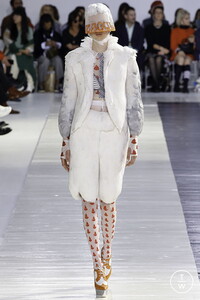 thom-browne-ss19-0003-5c8f00.thumb.jpg.03b2d0929226909e090e7b4ecc3dc61d.jpg