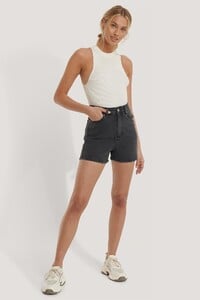 trendyol_mom_denim_shorts_1494-003250-2142_01c.jpg
