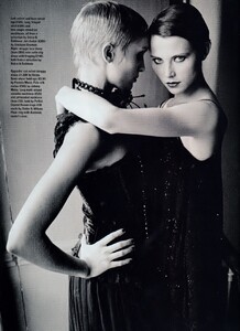 uk_elle_jan_1994_10.thumb.jpg.4cc9f826e62bc34502f875b63f84da6a.jpg
