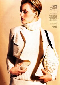 us_vogue_aug_1999_50.thumb.jpg.83d55a6b48409deac3202a096fb2bedf.jpg