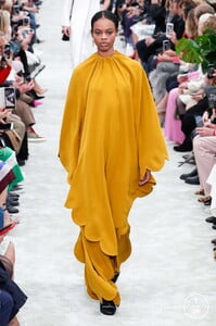 valentino-aw18-0007-983258.thumb.jpg.4c939e9ee08df19b7105f99935adecf1.jpg