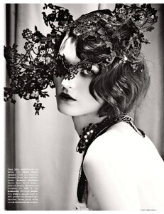 vogue-germany-02-2014_katlin-aas_(4).thumb.jpg.bb3a5ab51a38ccb5ed399fdd6c9ab7ba.jpg