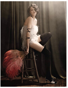 vogue-germany-02-2014_katlin-aas_(5).thumb.jpg.a51655e8f0ad1b302fa2b610e3d44747.jpg